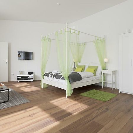 Studio Apartment Niemetzstr 51 Berlin Eksteriør billede