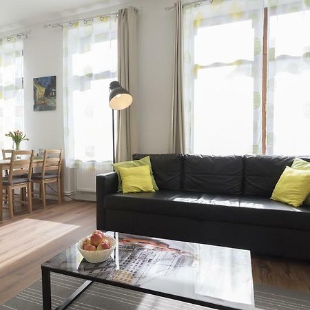 Studio Apartment Niemetzstr 51 Berlin Eksteriør billede