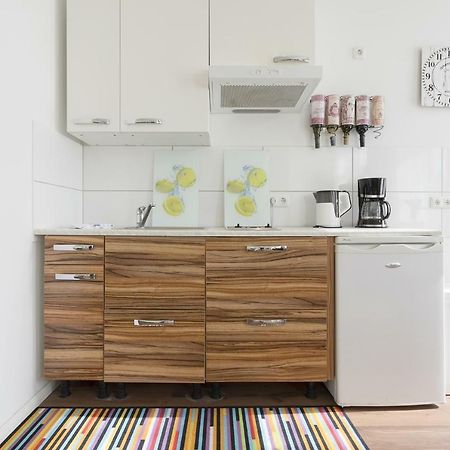 Studio Apartment Niemetzstr 51 Berlin Eksteriør billede