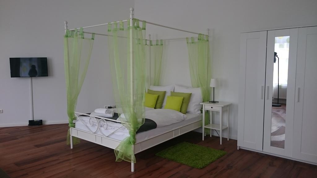 Studio Apartment Niemetzstr 51 Berlin Eksteriør billede