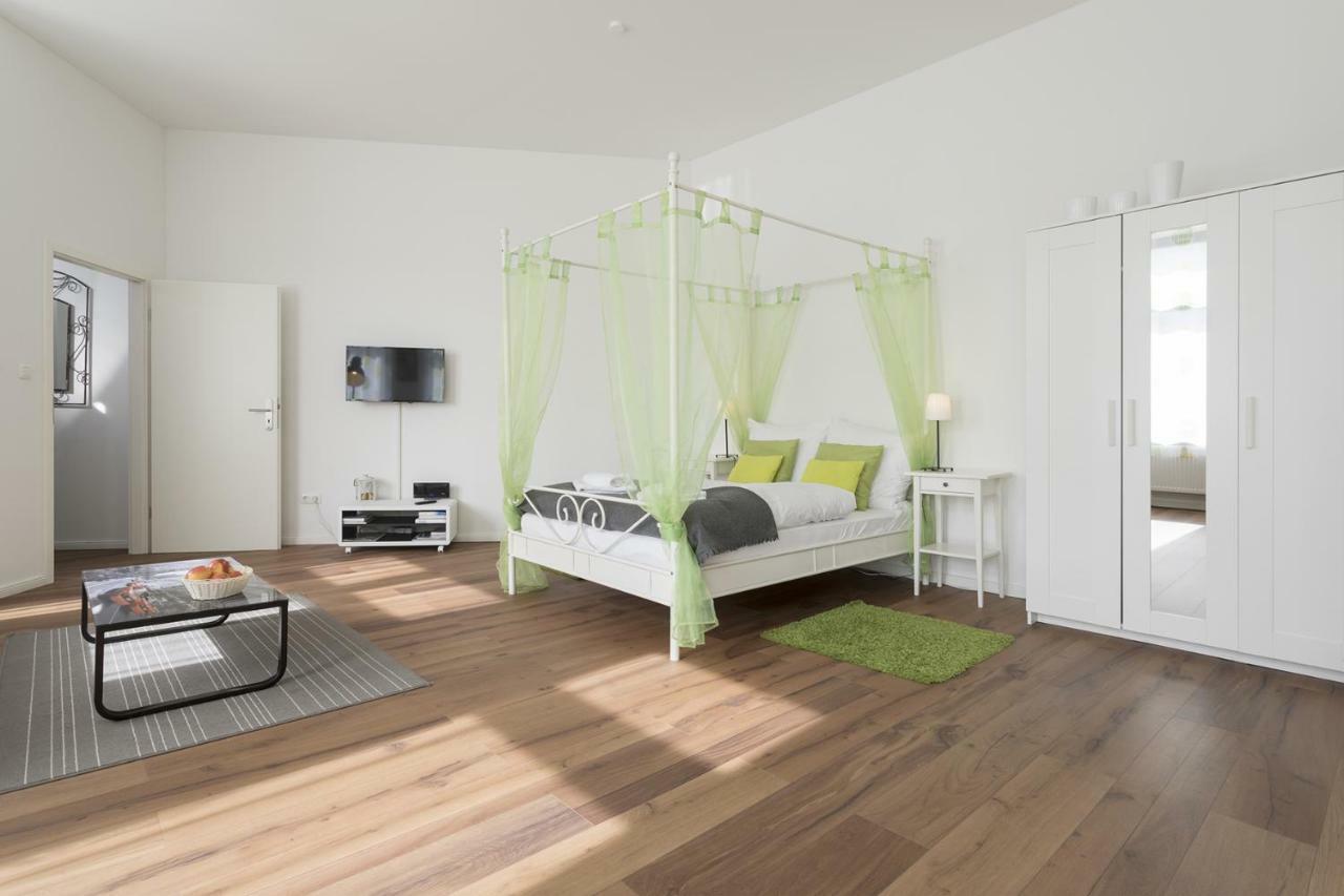 Studio Apartment Niemetzstr 51 Berlin Eksteriør billede