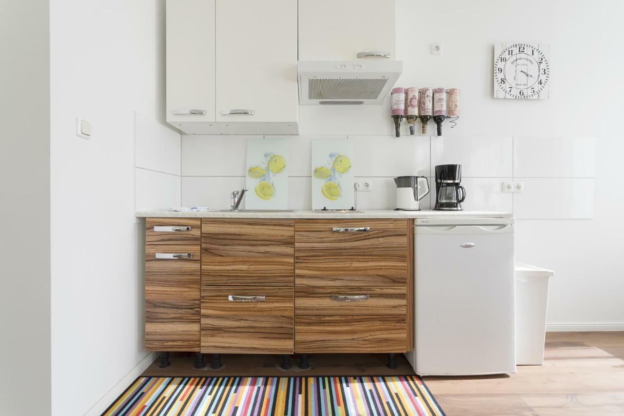 Studio Apartment Niemetzstr 51 Berlin Eksteriør billede