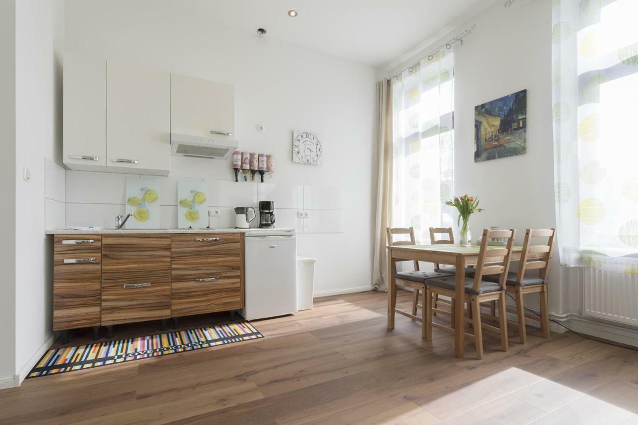 Studio Apartment Niemetzstr 51 Berlin Eksteriør billede