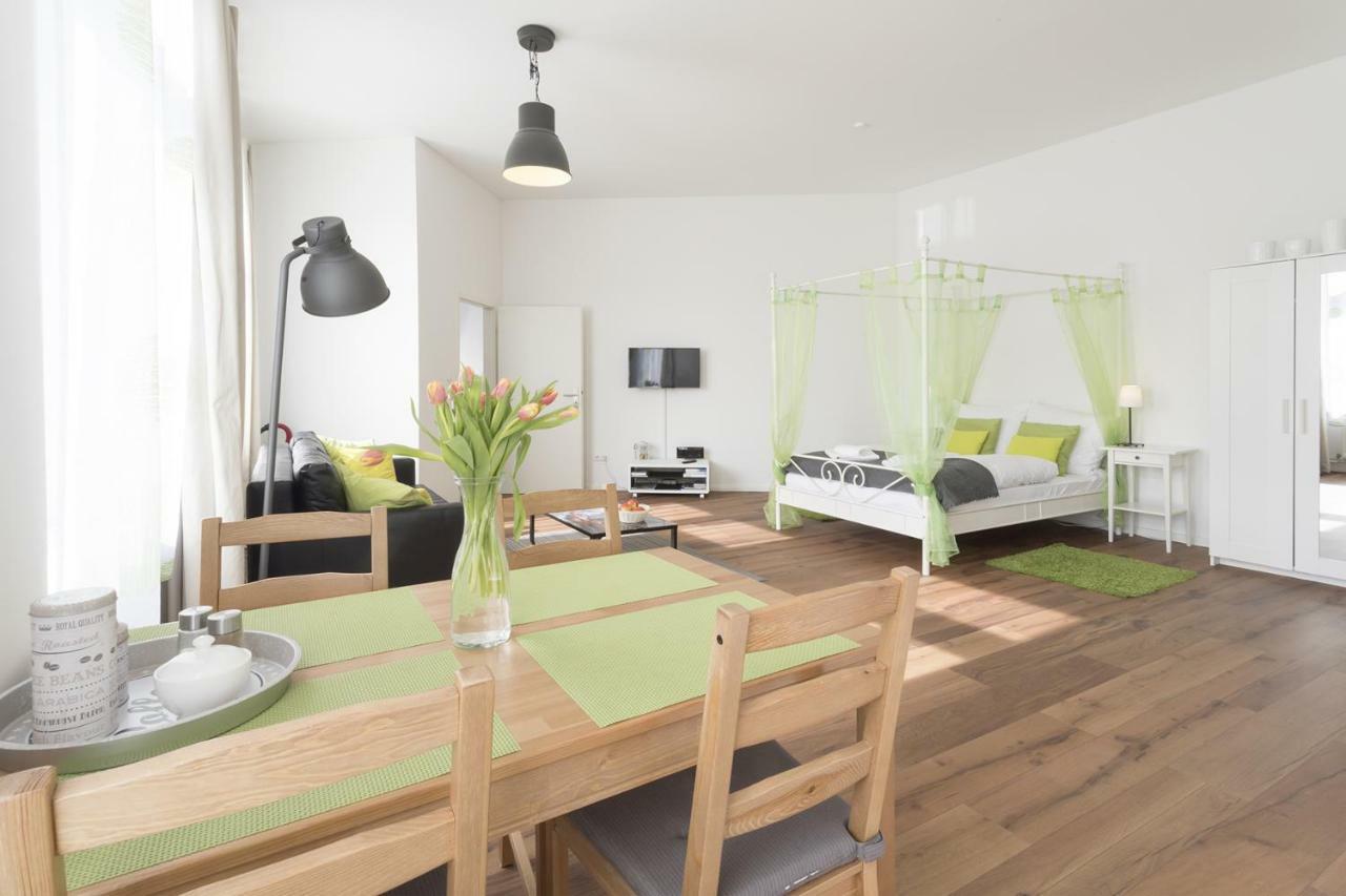 Studio Apartment Niemetzstr 51 Berlin Eksteriør billede